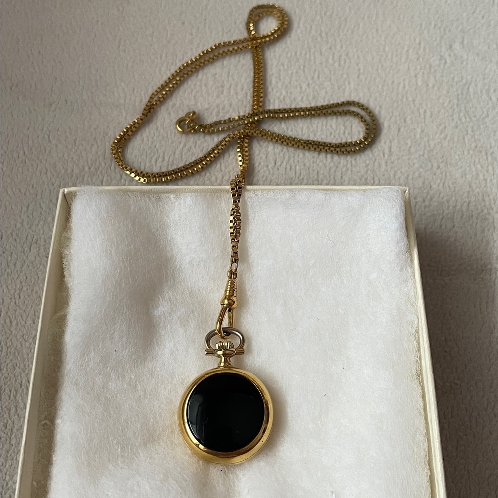Vintage 1960’s Elegant Gold Necklace/Pocket Watch.  30” - Picture 3 of 5